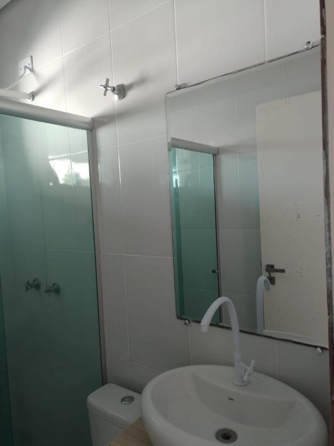 Vila agradável com piscina. Vila Peruíbe Exterior foto